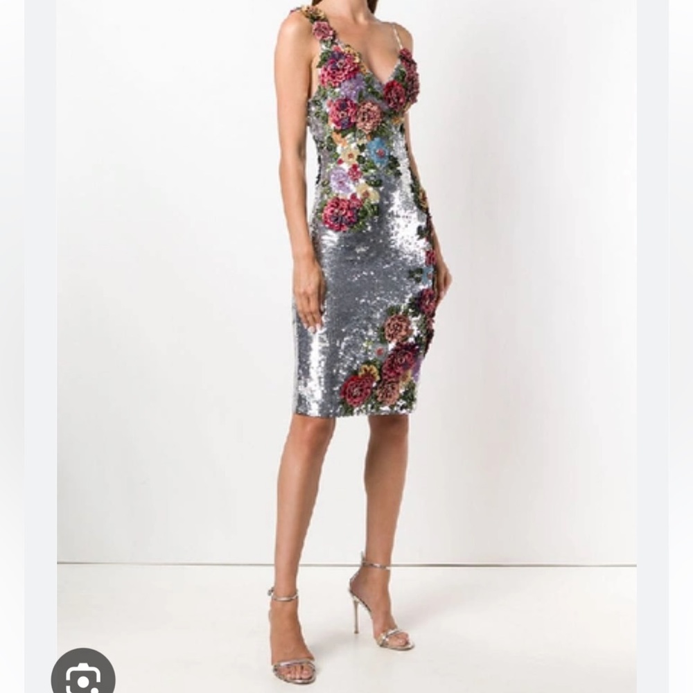 Alice and Olivia francie floral -embroidered sheath dress. Size 0